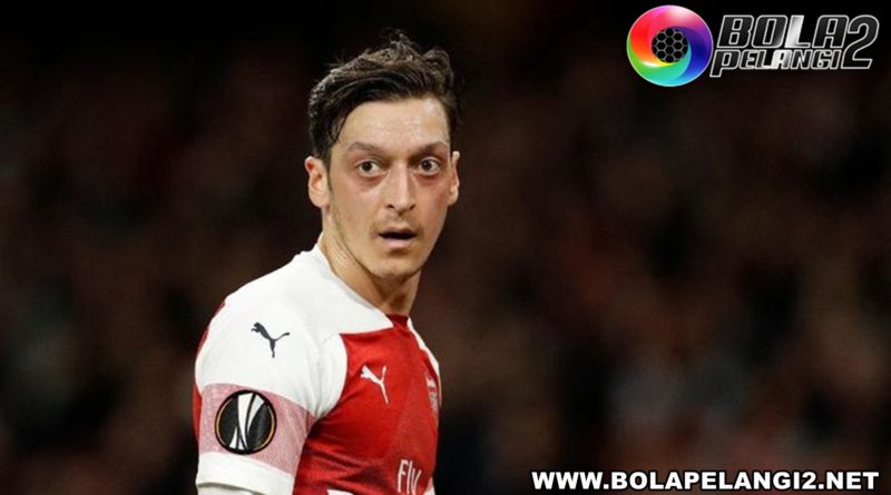Oezil Akan Dipinjamkan ke Fenerbahce?
