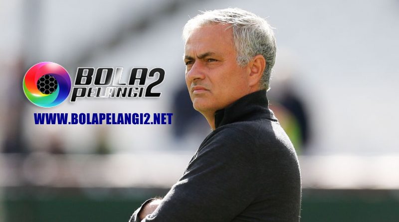 Mourinho Beri Kesegaran untuk Tottenham