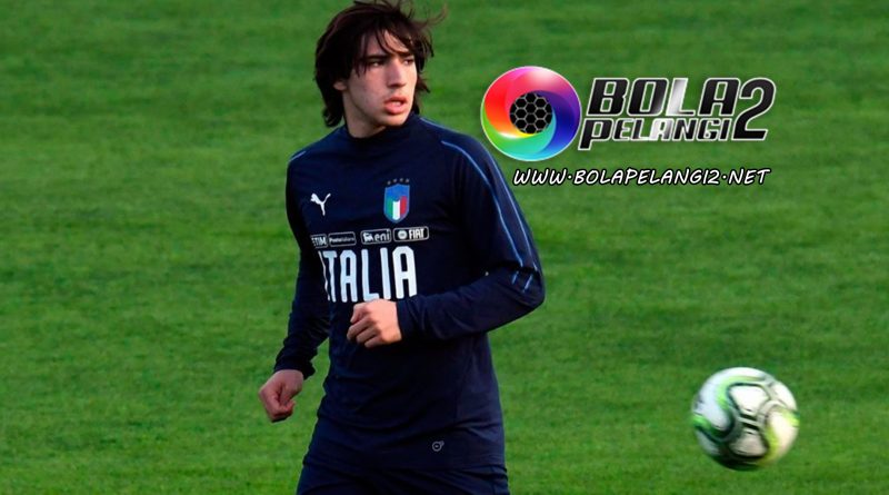 Pirlo Nilai Tonali Lebih Komplet ketimbang Dirinya