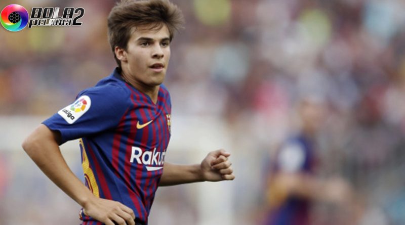 Riqui Puig Tetap Bertahan Di Barcelona