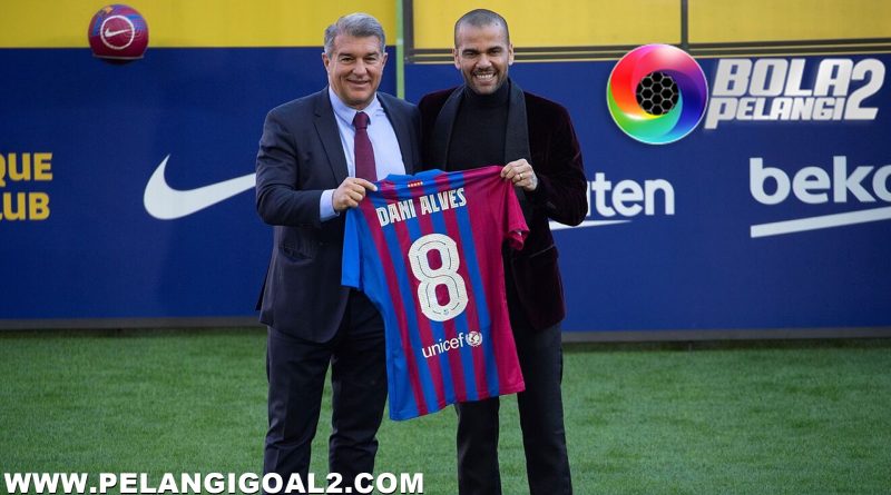 Karena Cinta Pada Barcelona, Soal Gaji Jadi Nomor Kesekian Bagi Dani Alves