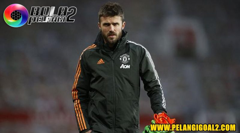 Michael Carrick Siap Pikul Beban Latih Manchester United